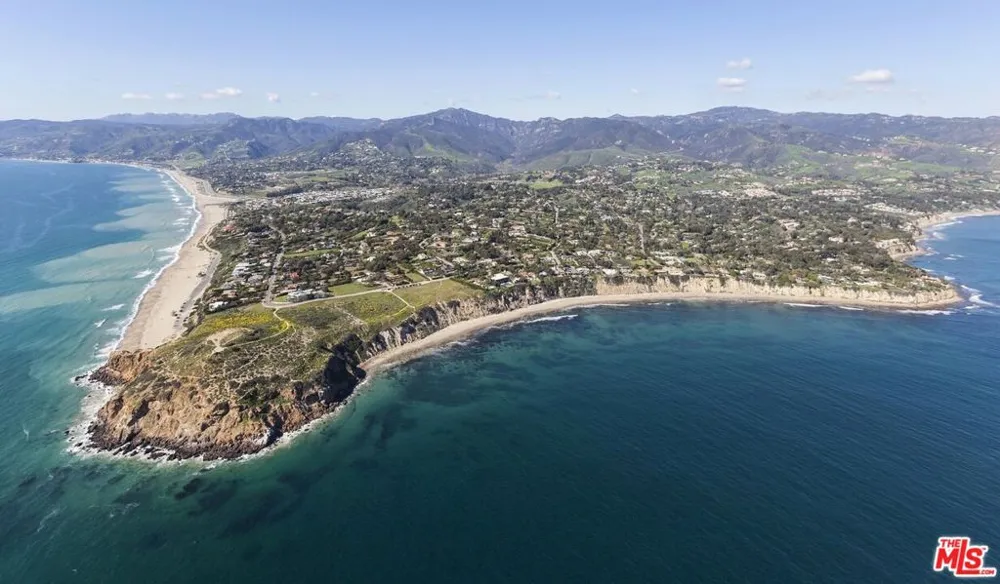 29359 Bluewater Road Malibu, CA 90265