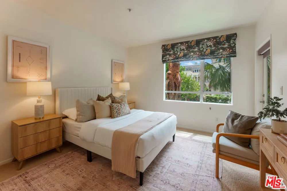6400 Crescent Parkway #202 Playa Vista, CA 90094