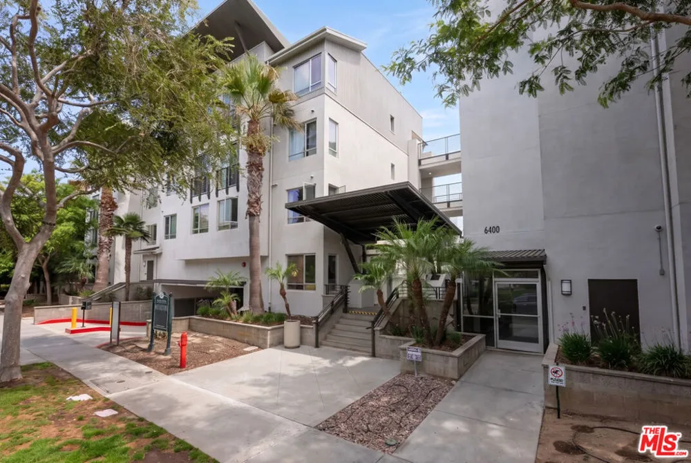 6400 Crescent Parkway #202 Playa Vista, CA 90094