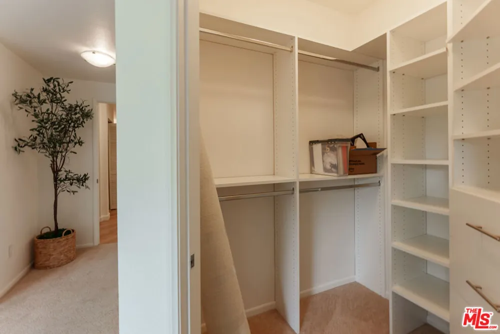 6400 Crescent Parkway #202 Playa Vista, CA 90094