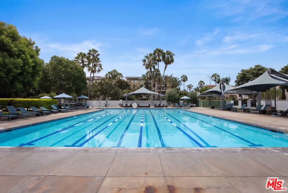 6400 Crescent Parkway #202 Playa Vista, CA 90094