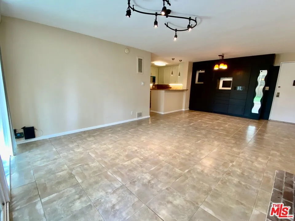 6375 Green Valley Circle #104 Culver City, CA 90230