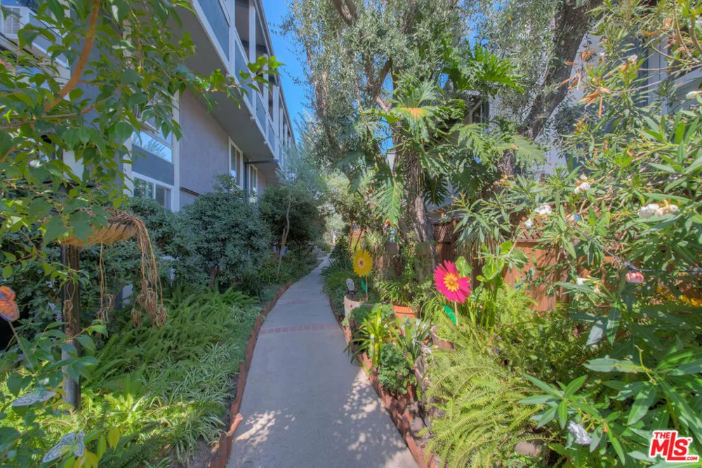 6375 Green Valley Circle #104 Culver City, CA 90230