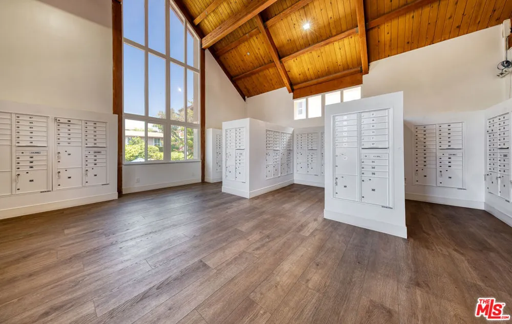 6375 Green Valley Circle #104 Culver City, CA 90230