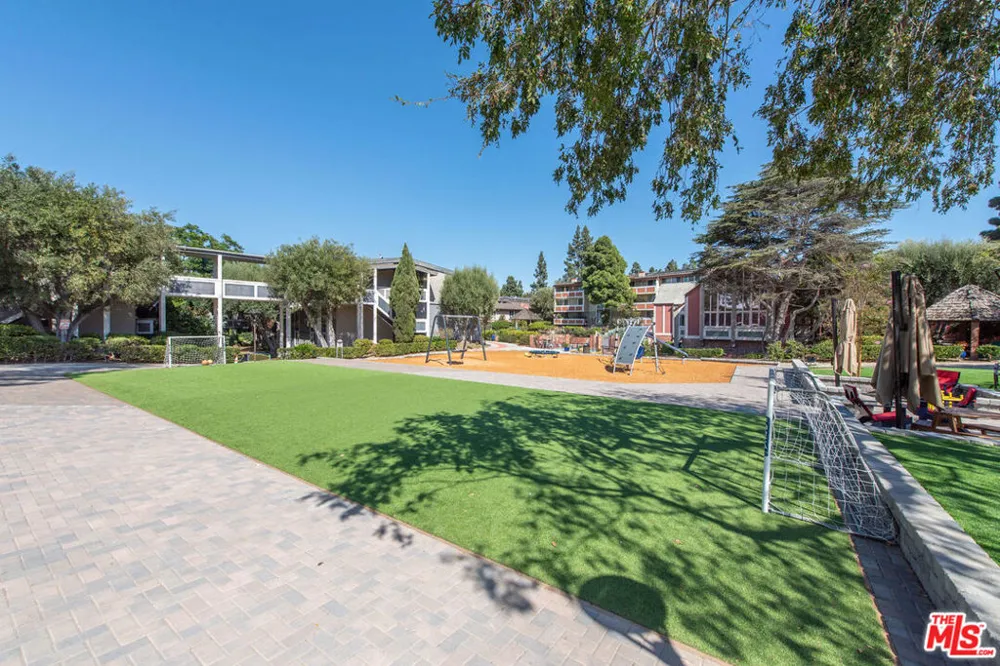 6375 Green Valley Circle #104 Culver City, CA 90230