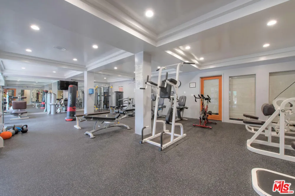 6375 Green Valley Circle #104 Culver City, CA 90230