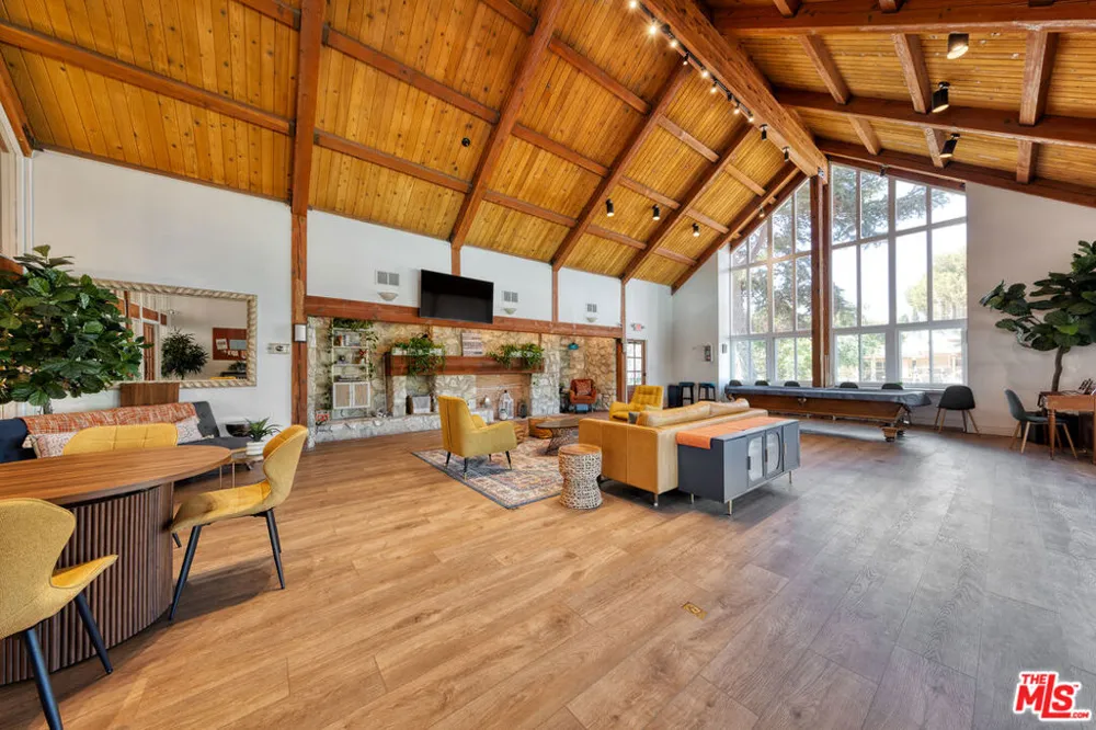 6375 Green Valley Circle #104 Culver City, CA 90230
