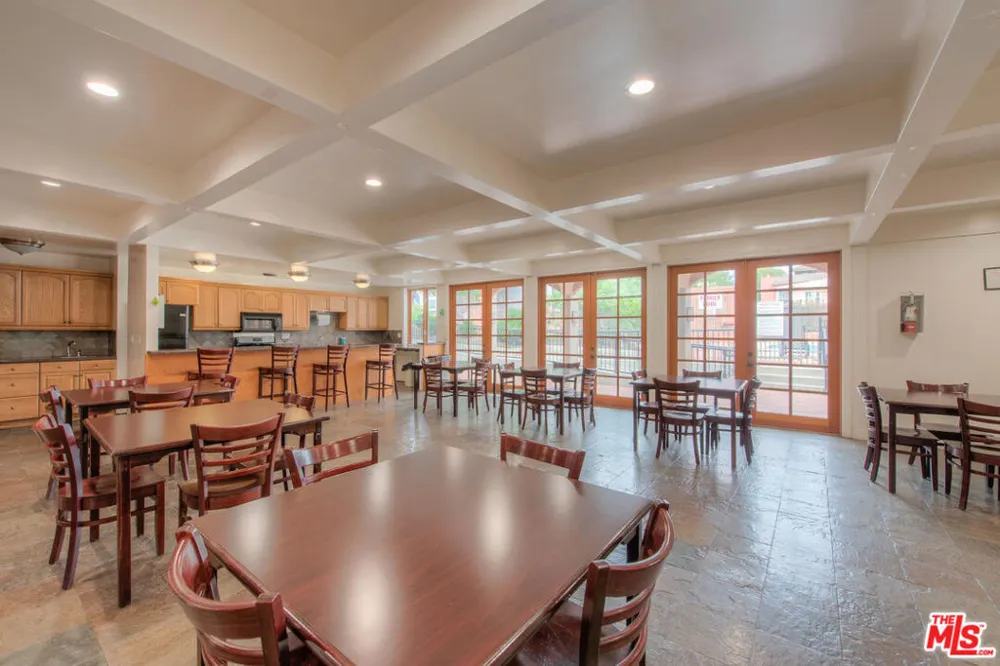 6375 Green Valley Circle #104 Culver City, CA 90230