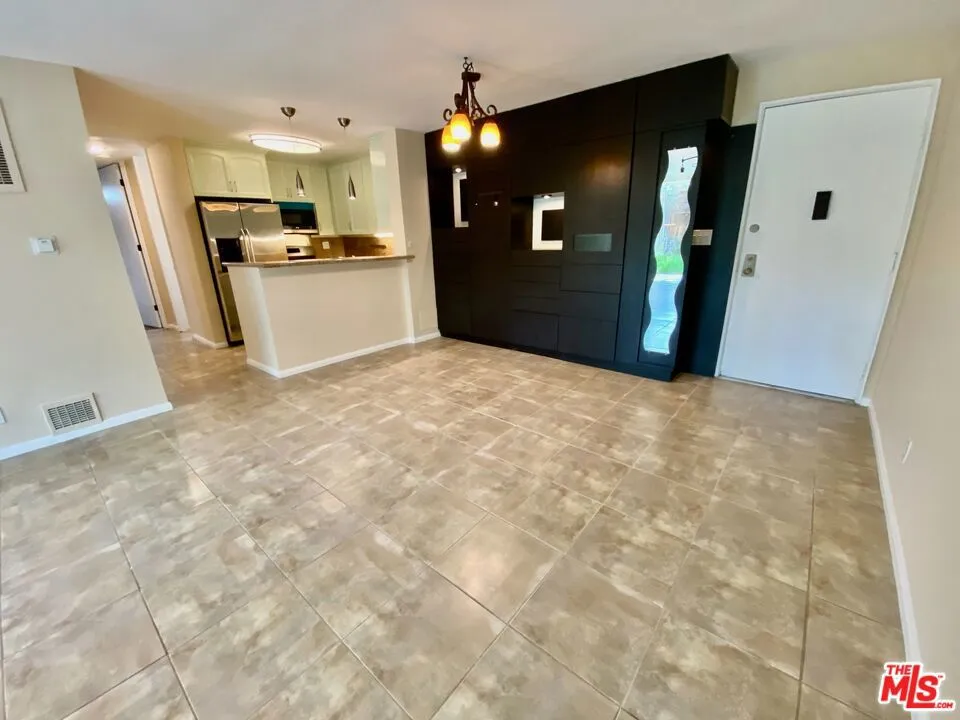 6375 Green Valley Circle #104 Culver City, CA 90230
