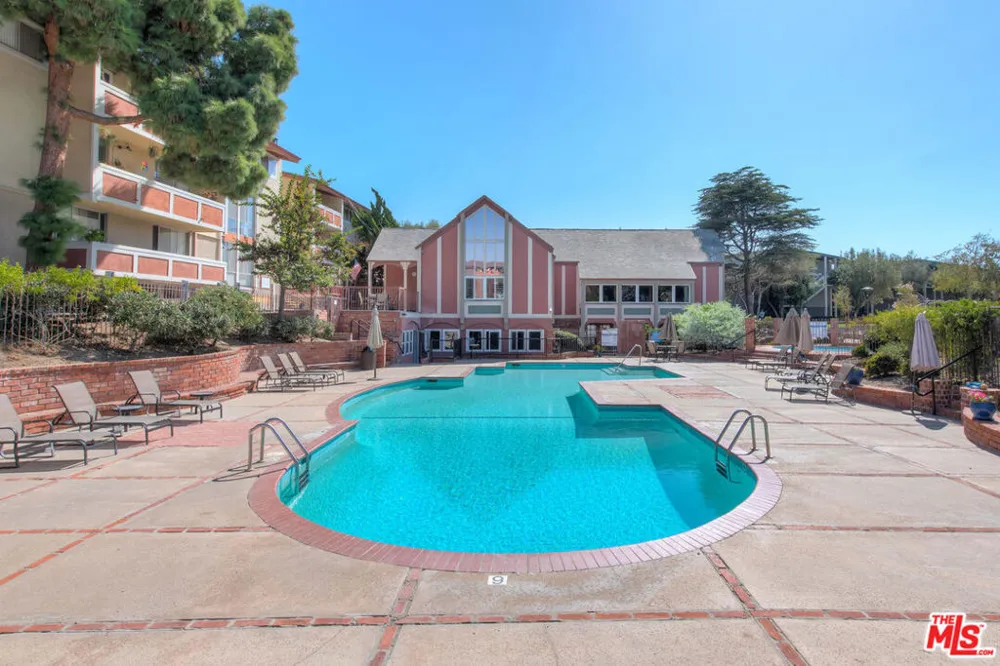 6375 Green Valley Circle #104 Culver City, CA 90230