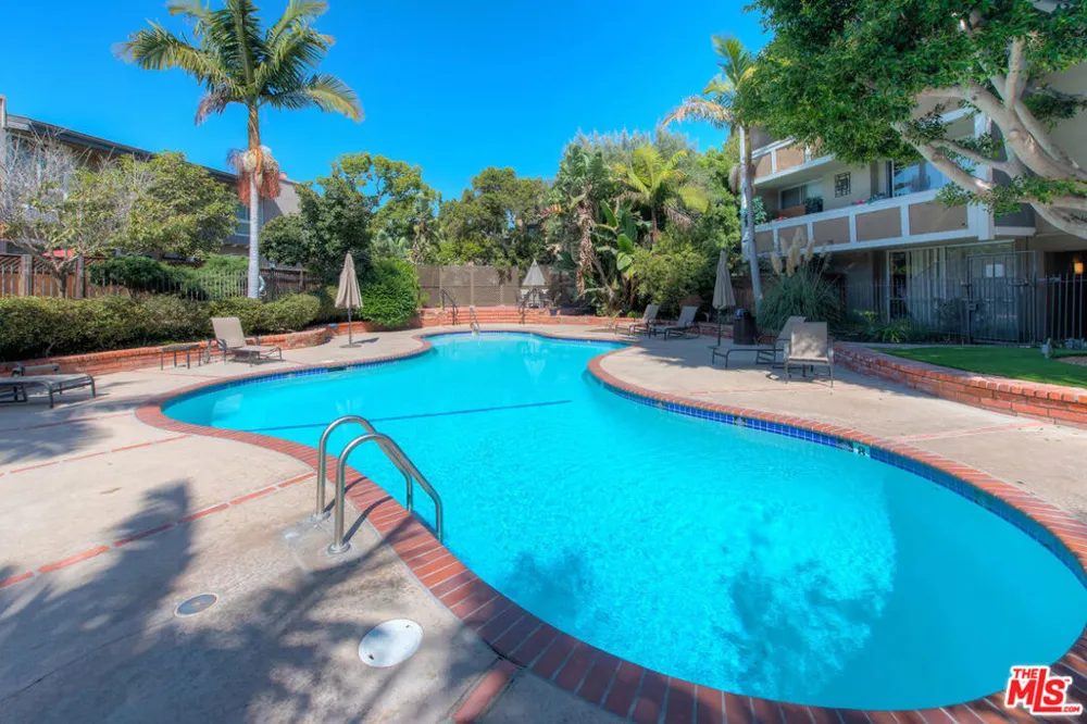 6375 Green Valley Circle #104 Culver City, CA 90230