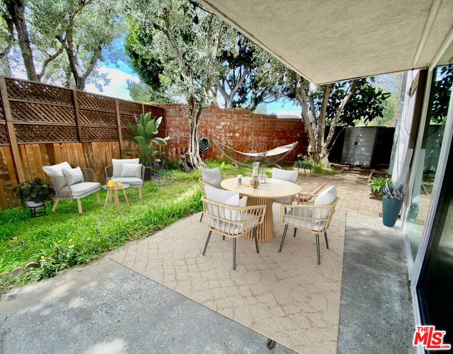 6375 Green Valley Circle #104 Culver City, CA 90230
