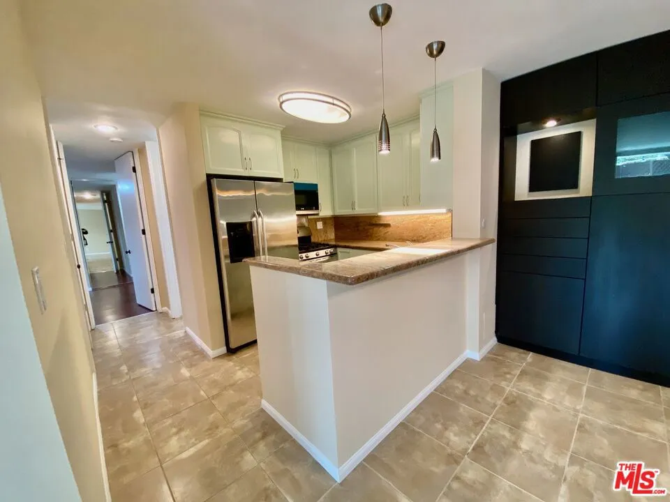 6375 Green Valley Circle #104 Culver City, CA 90230