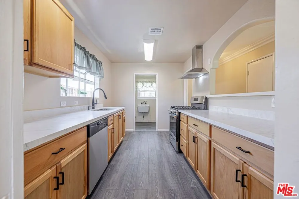 37739 Sumac Avenue Palmdale, CA 93550