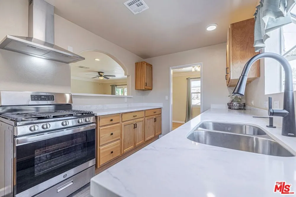 37739 Sumac Avenue Palmdale, CA 93550