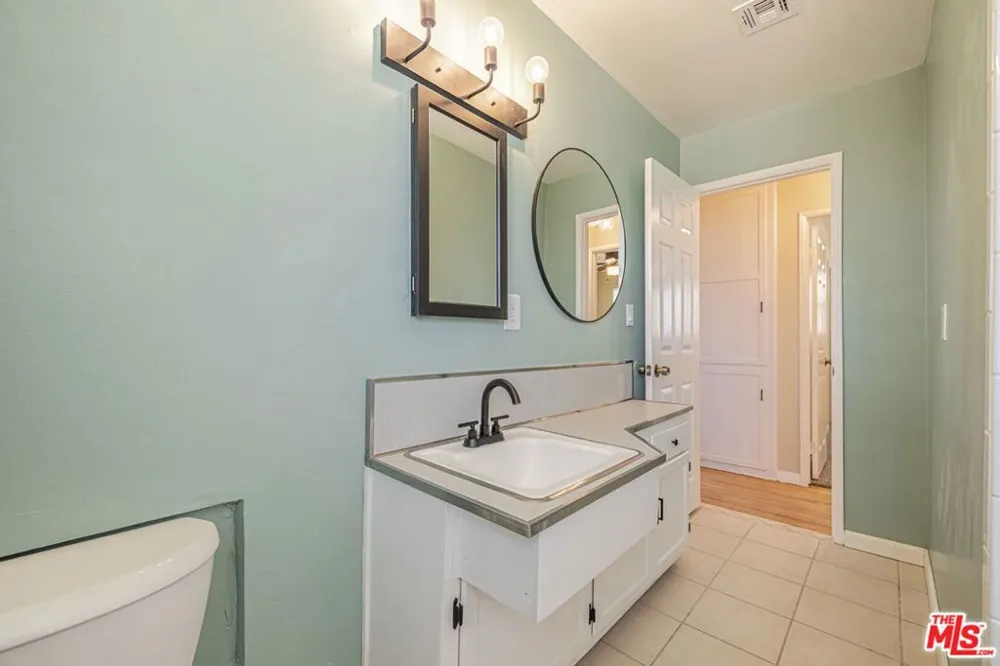 37739 Sumac Avenue Palmdale, CA 93550