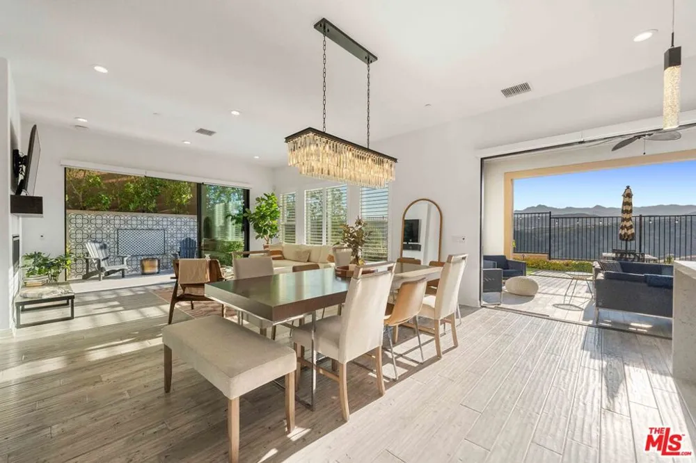 20830 Spruce Circle Porter Ranch, CA 91326