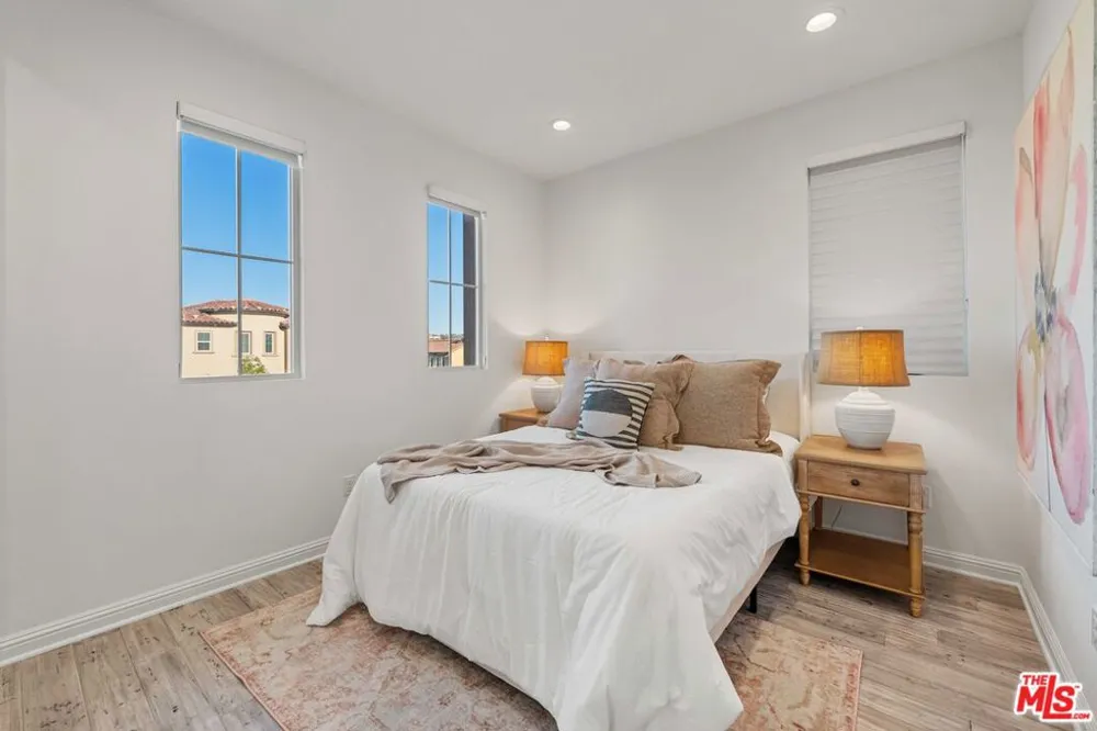 20830 Spruce Circle Porter Ranch, CA 91326