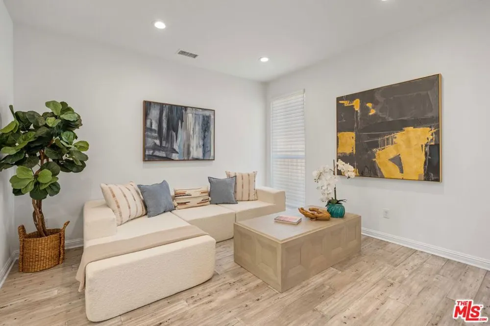 20830 Spruce Circle Porter Ranch, CA 91326