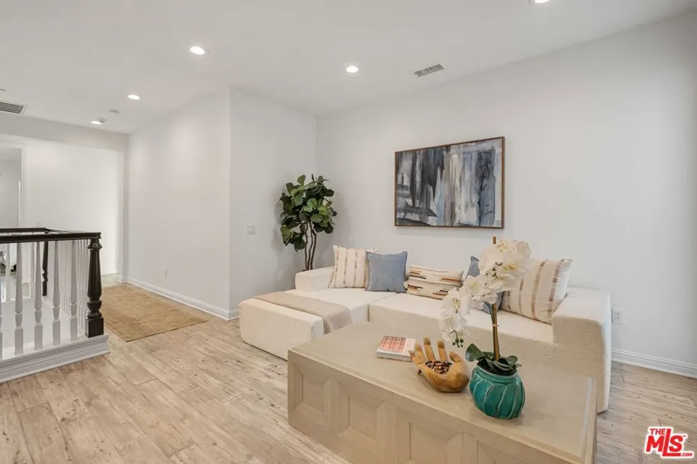 20830 Spruce Circle Porter Ranch, CA 91326