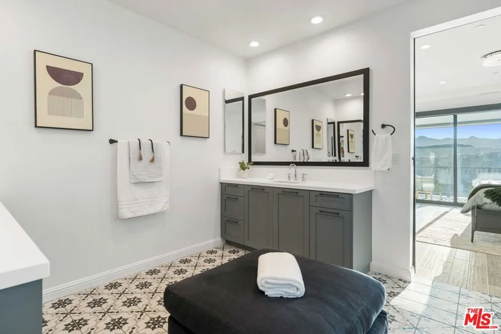 20830 Spruce Circle Porter Ranch, CA 91326