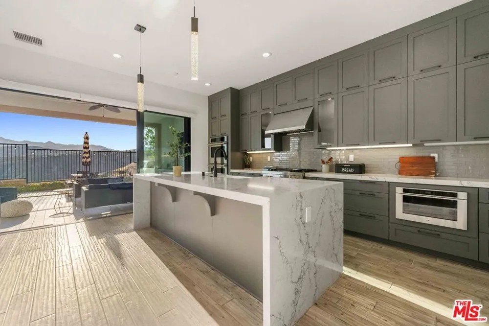 20830 Spruce Circle Porter Ranch, CA 91326