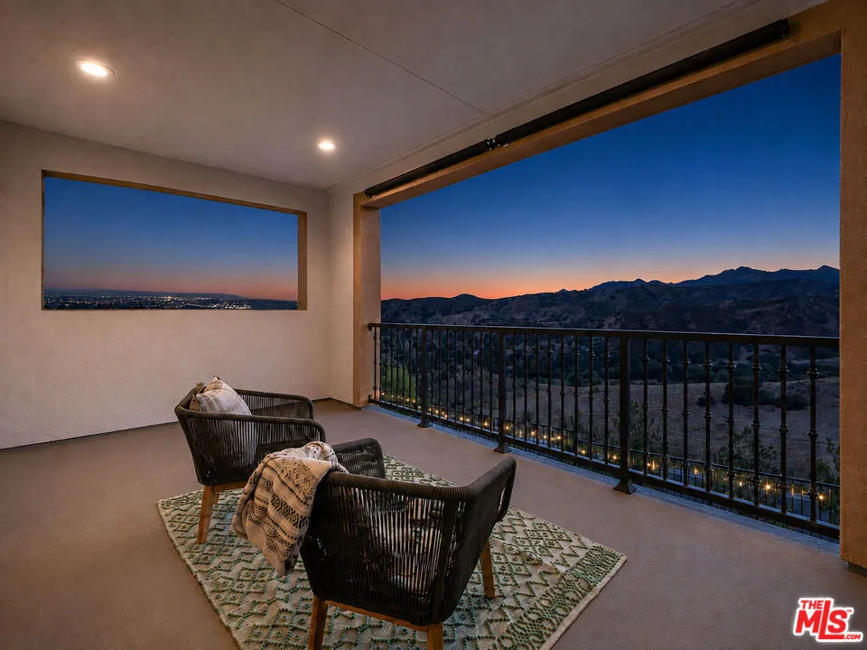 20830 Spruce Circle Porter Ranch, CA 91326