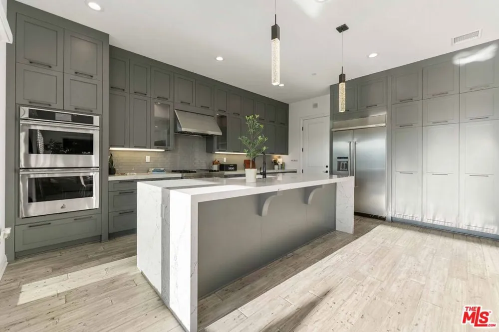 20830 Spruce Circle Porter Ranch, CA 91326