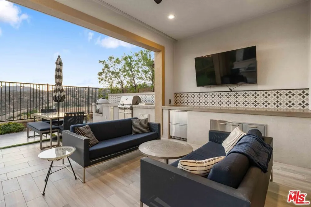 20830 Spruce Circle Porter Ranch, CA 91326