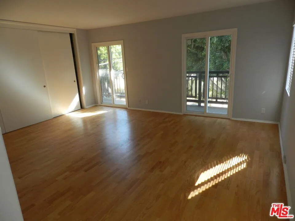 2711 Arizona Avenue Santa Monica, CA 90404
