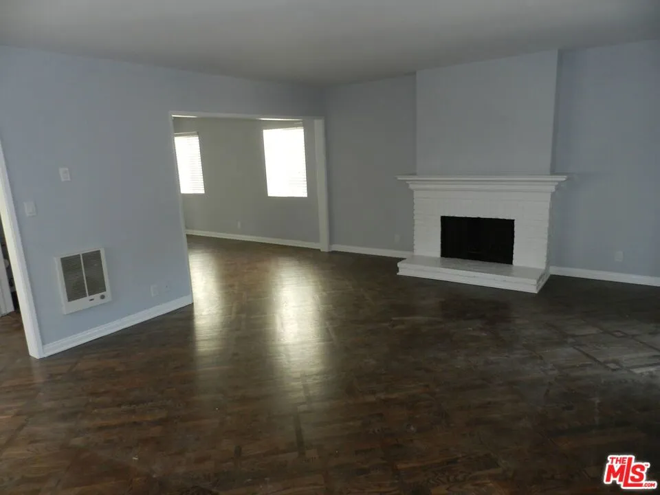 2711 Arizona Avenue Santa Monica, CA 90404