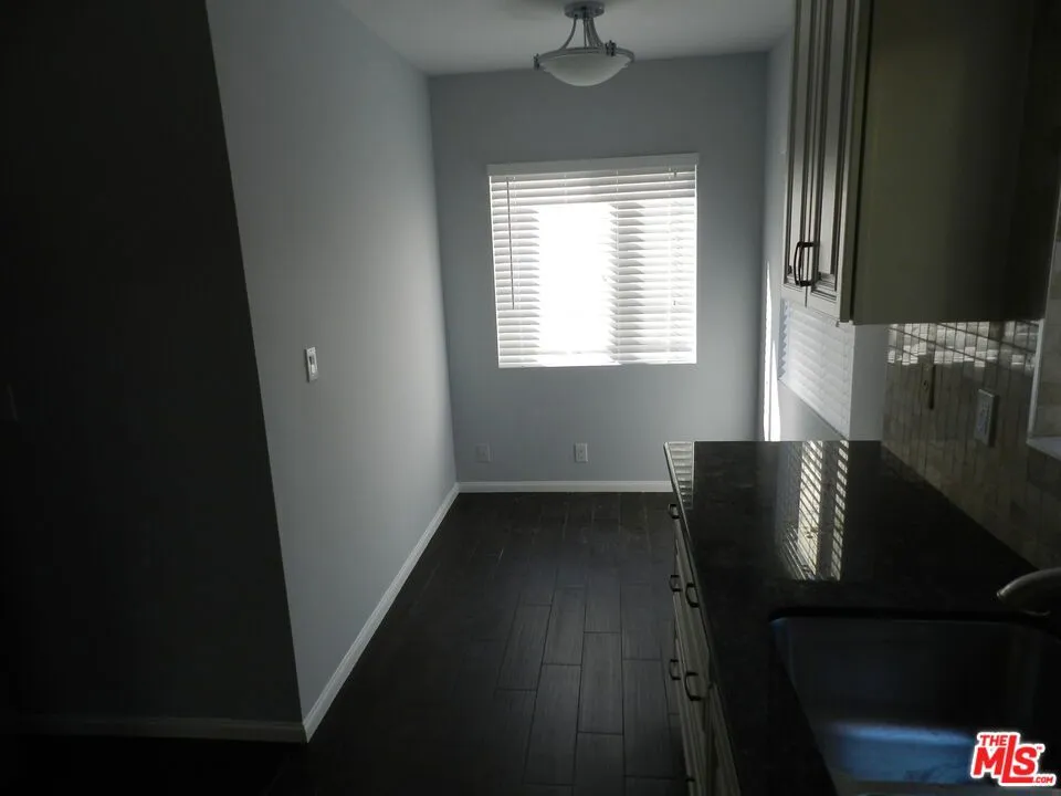 2711 Arizona Avenue Santa Monica, CA 90404