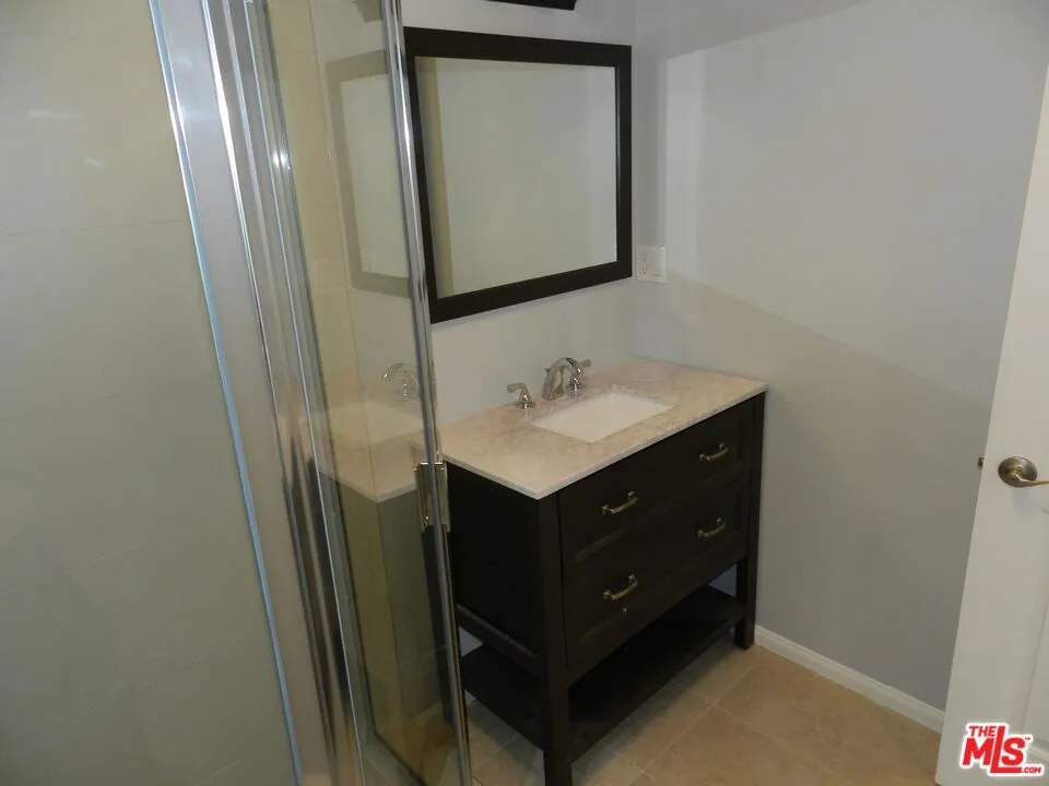 2711 Arizona Avenue Santa Monica, CA 90404