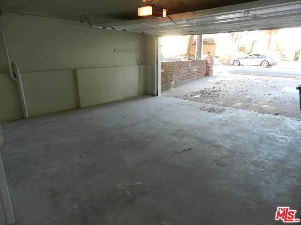 2711 Arizona Avenue Santa Monica, CA 90404