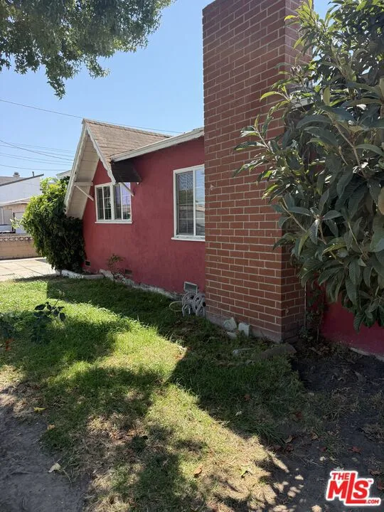 14711 Grevillea Avenue Lawndale, CA 90260