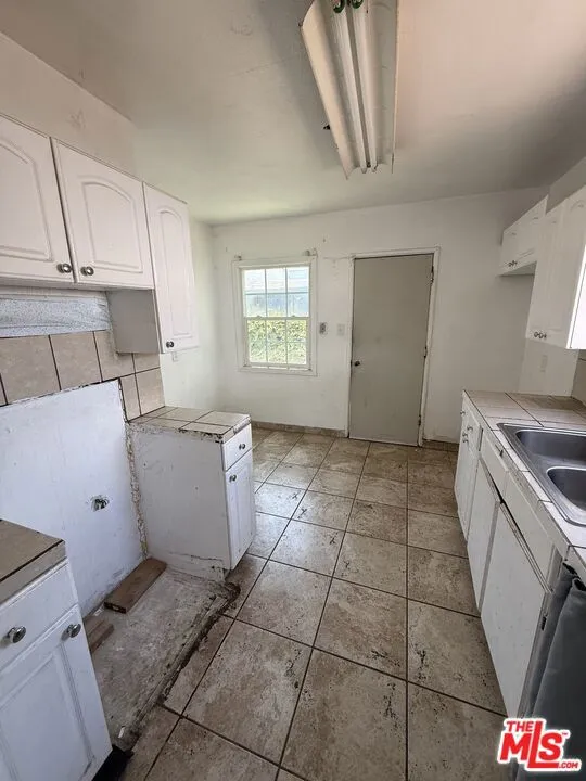 14711 Grevillea Avenue Lawndale, CA 90260