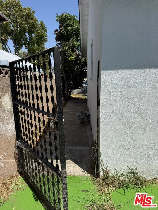 14711 Grevillea Avenue Lawndale, CA 90260