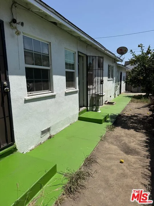 14711 Grevillea Avenue Lawndale, CA 90260