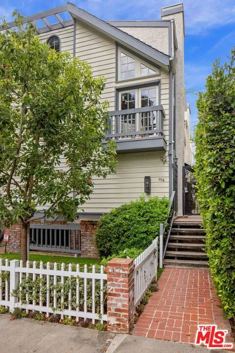 934 2nd Street #3 Santa Monica, CA 90403