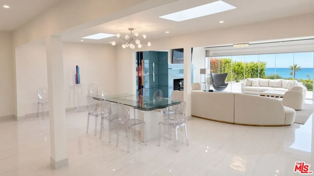 18222 Coastline Drive Malibu, CA 90265