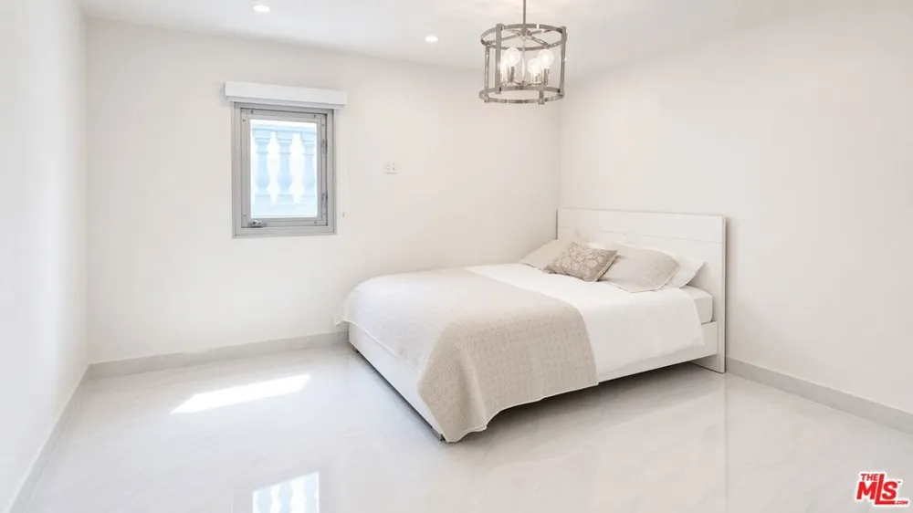 18222 Coastline Drive Malibu, CA 90265