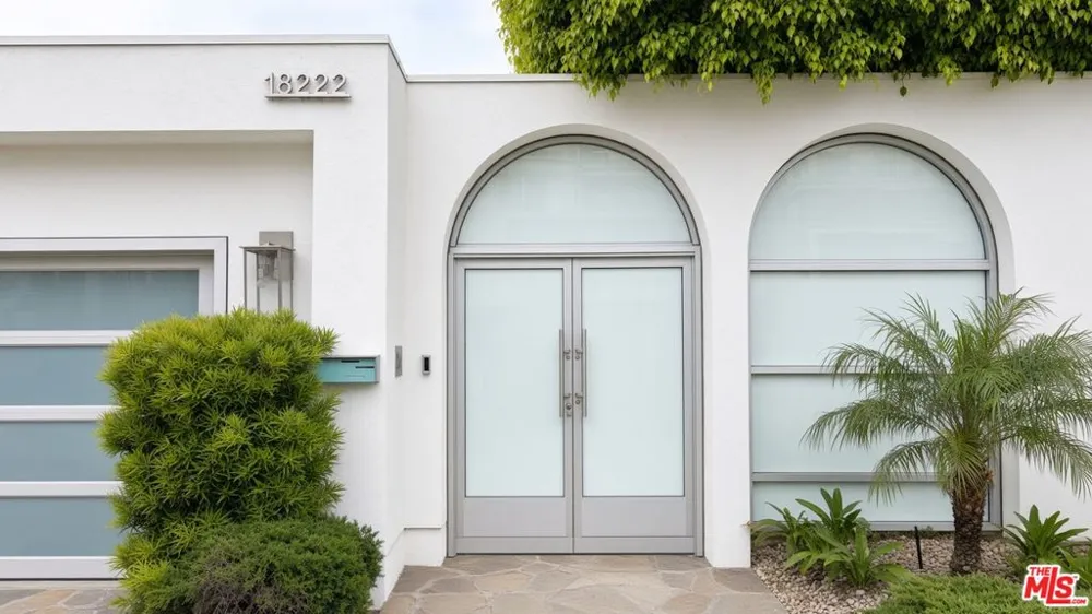 18222 Coastline Drive Malibu, CA 90265