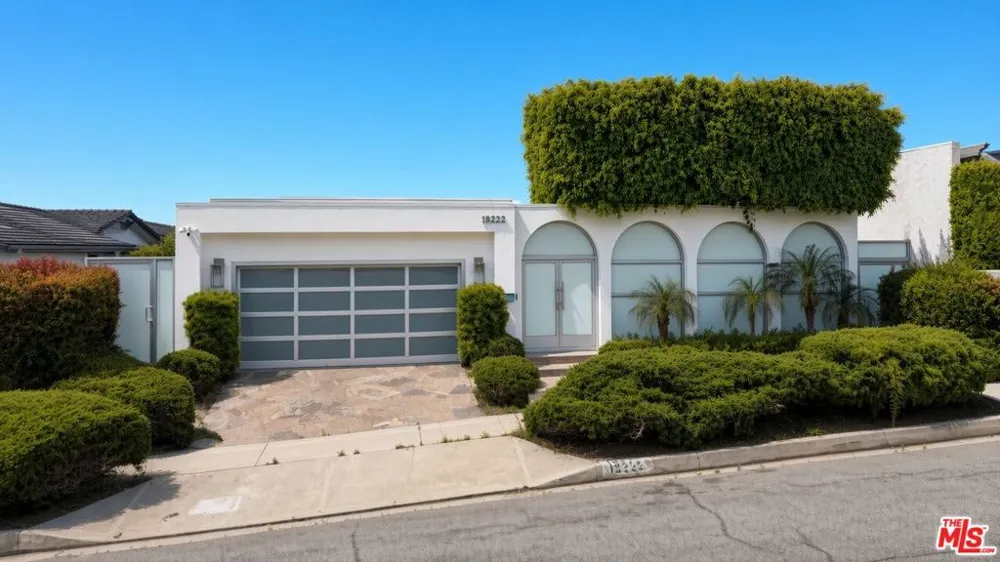 18222 Coastline Drive Malibu, CA 90265
