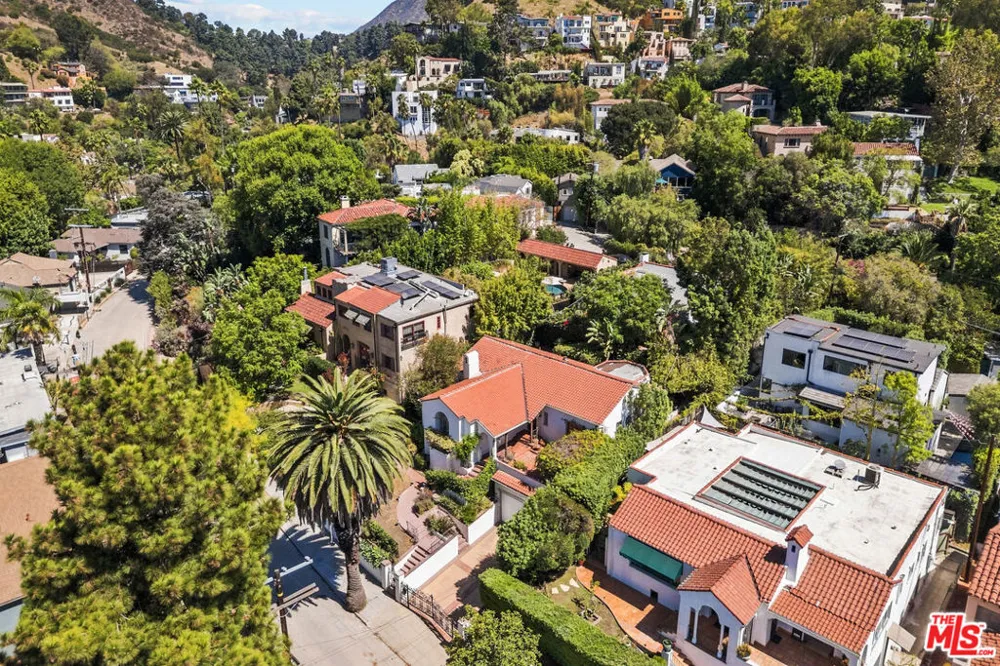 6484 Ivarene Avenue Los Angeles, CA 90068