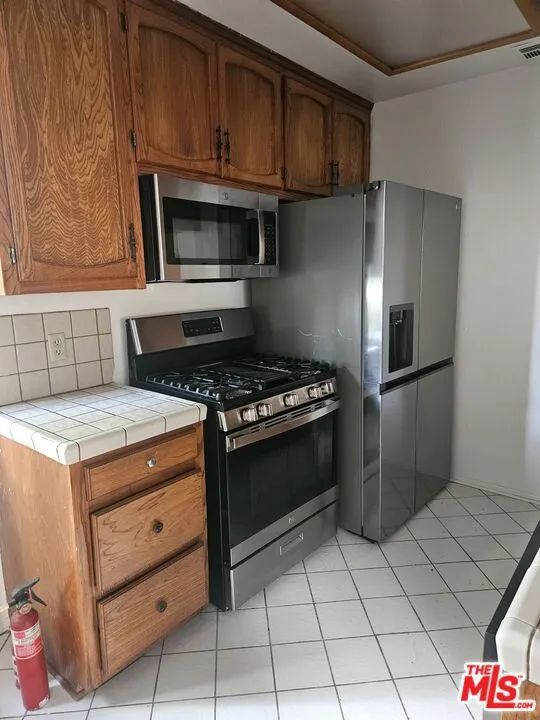 5170 Columbus Avenue #3 Sherman Oaks, CA 91403