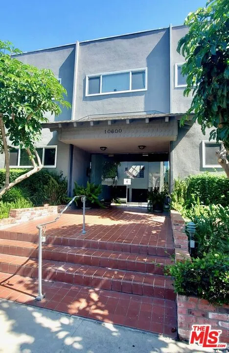 10600 Eastborne Avenue #14 Los Angeles, CA 90024