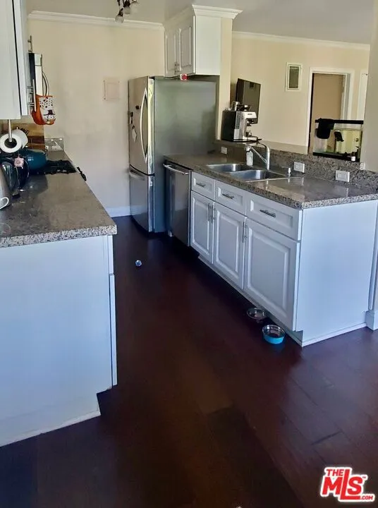 10600 Eastborne Avenue #14 Los Angeles, CA 90024