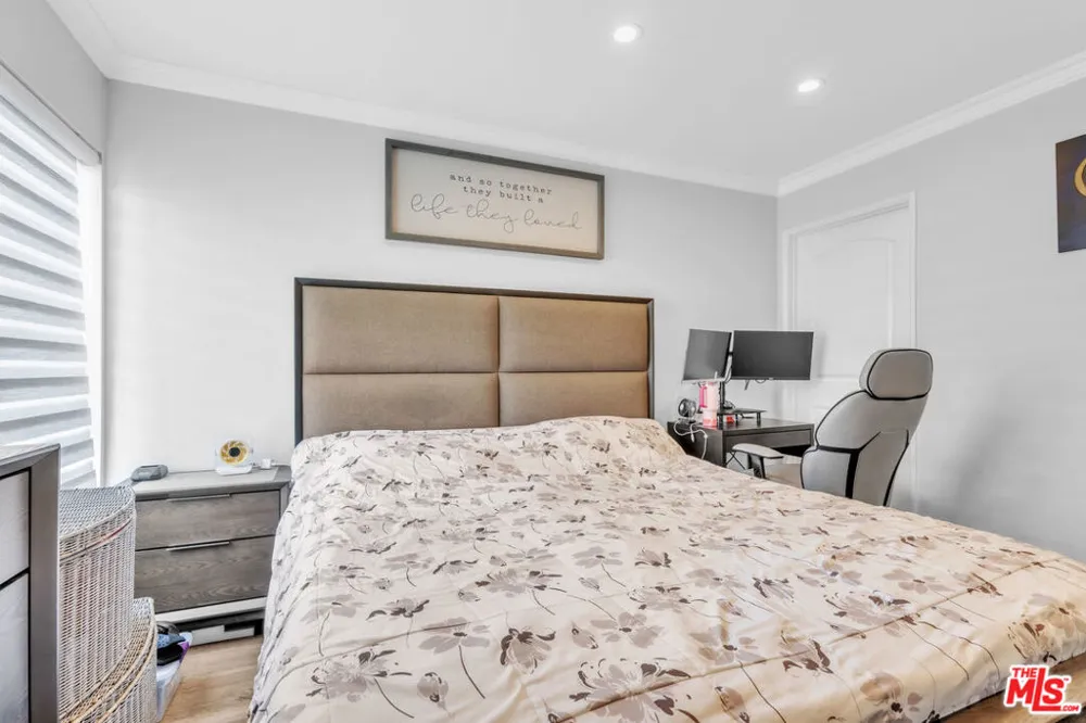 14610 Erwin Street #211 Los Angeles, CA 91411