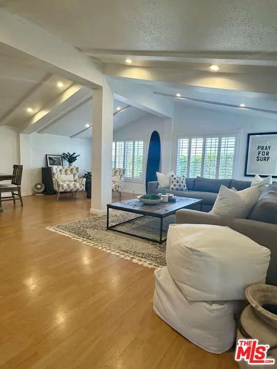 29500 Heathercliff Road #6 Malibu, CA 90265