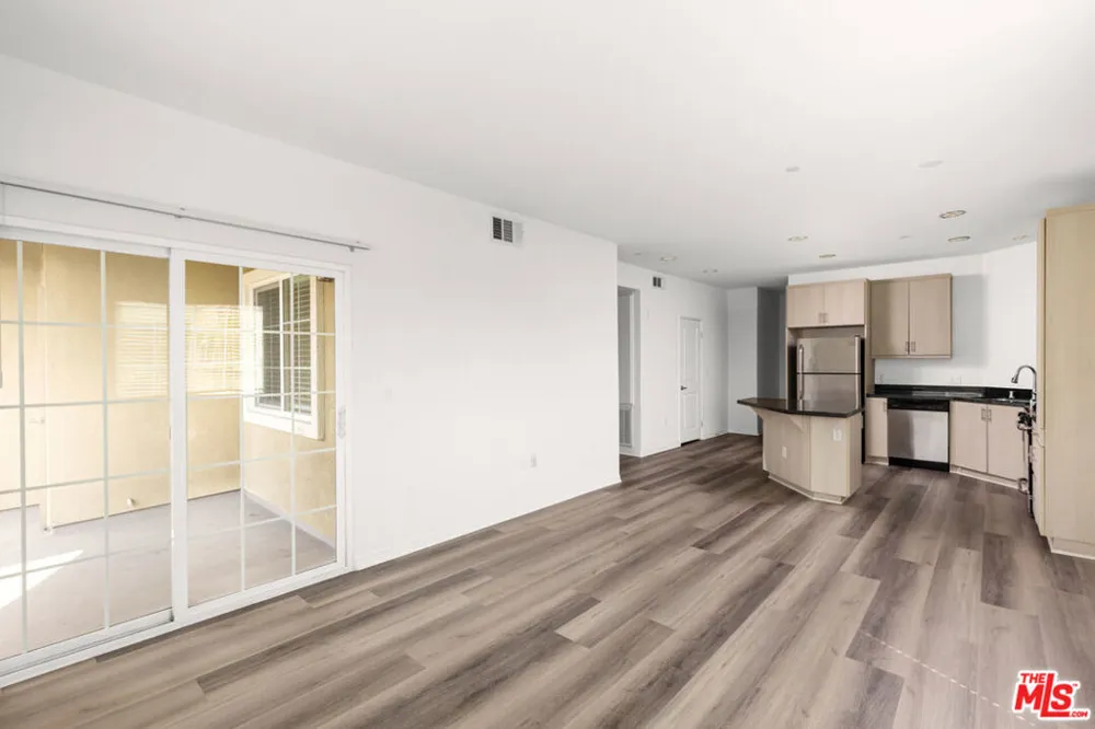 1408 W WASHINGTON BOULEVARD #206 Los Angeles, CA 90007